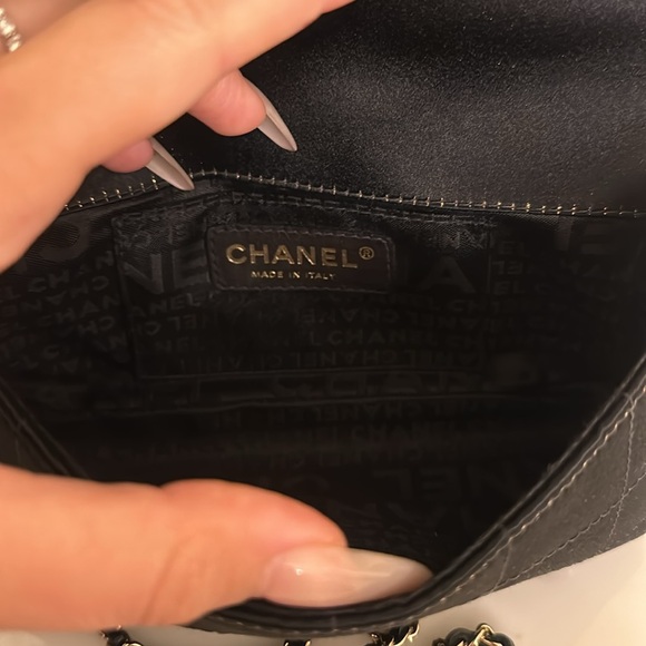 Vintage Chanel Purse - Picture 9 of 13
